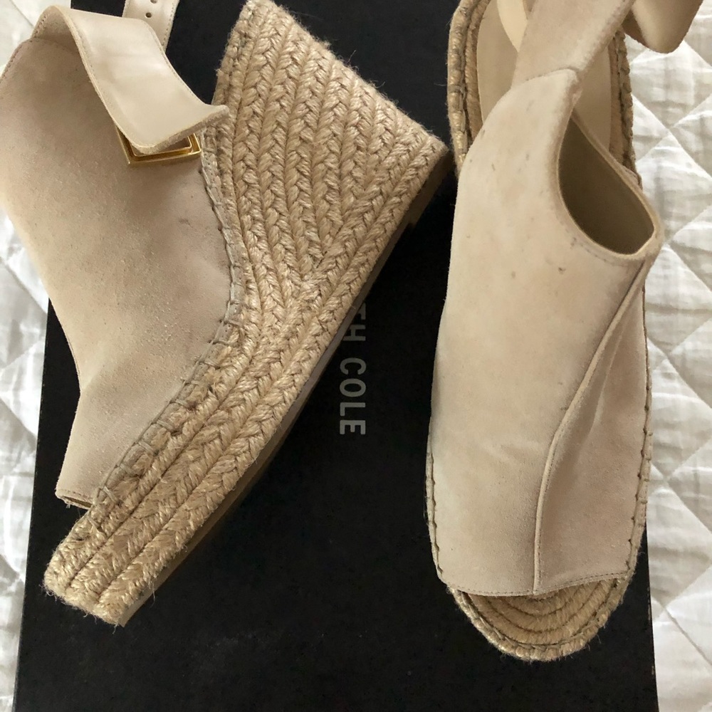Kenneth Cole Tan/Nude Wedge Size 8.5
